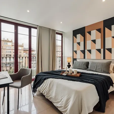 Kabatas - 3 Bedrooms And Patio In Eixample Dreta