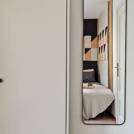 Kabatas - 3 Bedrooms And Patio In Eixample Dreta דירה *