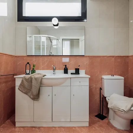 דירה Kabatas - 3 Bedrooms And Patio In Eixample Dreta