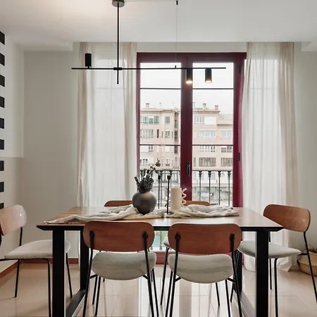 Kabatas - 3 Bedrooms And Patio In Eixample Dreta *