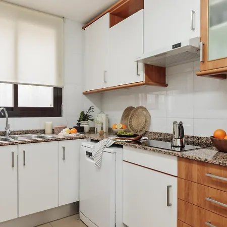 Kabatas - 3 Bedrooms And Patio In Eixample Dreta ברצלונה